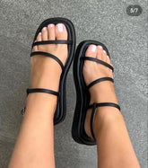 Plateausandalen mit Schnalle